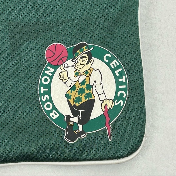 Boston Celtics NBA Basketball Green Crossbody Shoulder Strap Hand Bag Purse - Picture 2 of 15